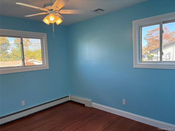 364 W 2nd Street, West Islip NY 11795