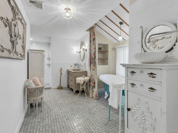 249 Gerritsen Avenue, Bayport NY 11705