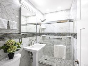 35 Lipton Lane, Williston Park NY 11596