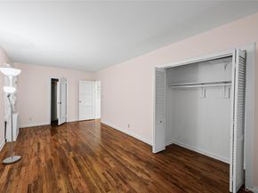 35 Lipton Lane, Williston Park NY 11596