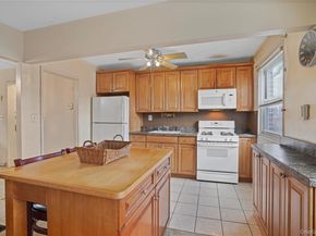 155-27 89th Street 27, Howard Beach NY 11414