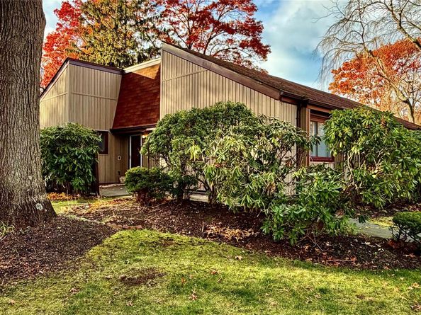 82 Strathmore Gate Drive, Stony Brook NY 11790