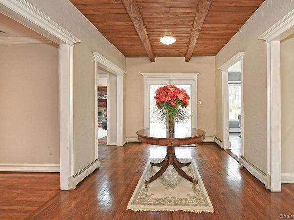 3 Pewter Place, Dix Hills NY 11746