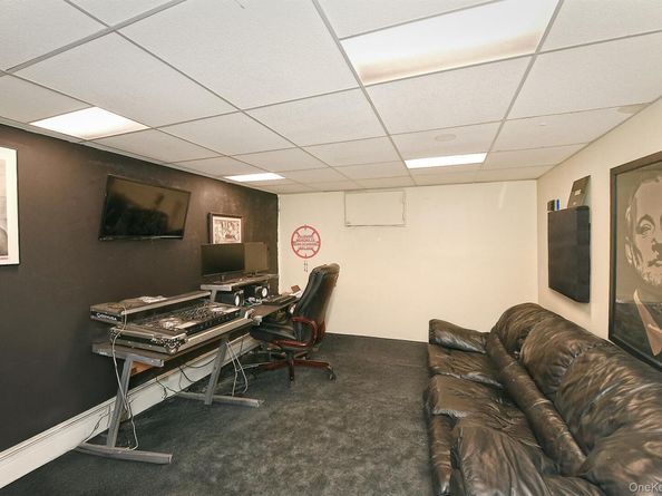 3 Pewter Place, Dix Hills NY 11746