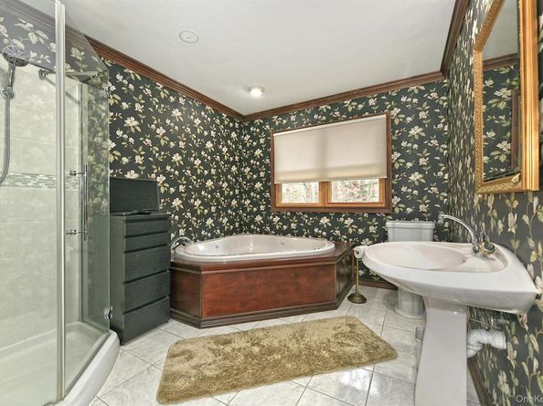 3 Pewter Place, Dix Hills NY 11746