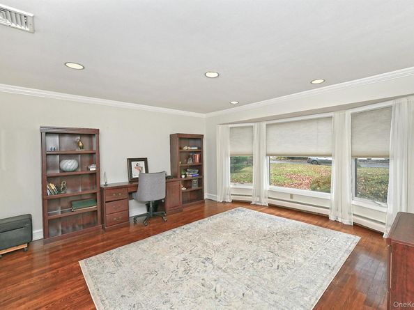 3 Pewter Place, Dix Hills NY 11746