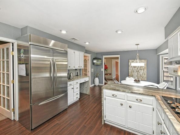 3 Pewter Place, Dix Hills NY 11746