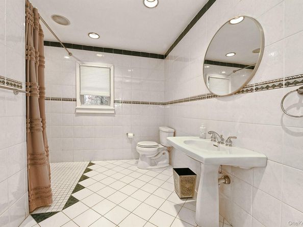 3 Pewter Place, Dix Hills NY 11746