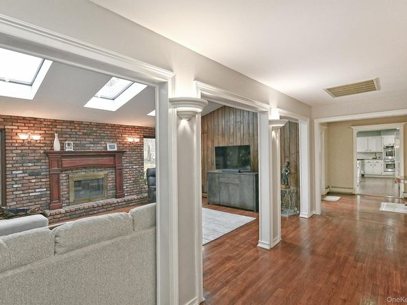 3 Pewter Place, Dix Hills NY 11746