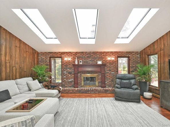 3 Pewter Place, Dix Hills NY 11746