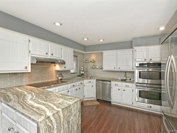 3 Pewter Place, Dix Hills NY 11746