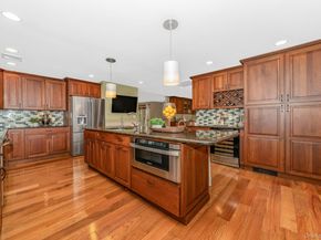 23 Willoughby Path, East Northport NY 11731