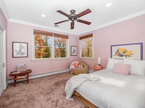 23 Willoughby Path, East Northport NY 11731