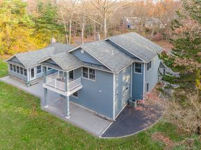 23 Willoughby Path, East Northport NY 11731
