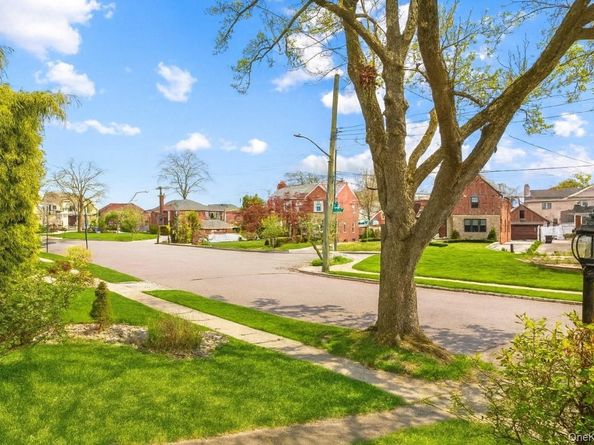 162-49 13th Avenue, Beechhurst NY 11357