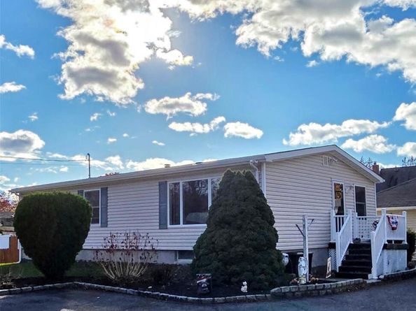 146 Webster Avenue, Lake Ronkonkoma NY 11779