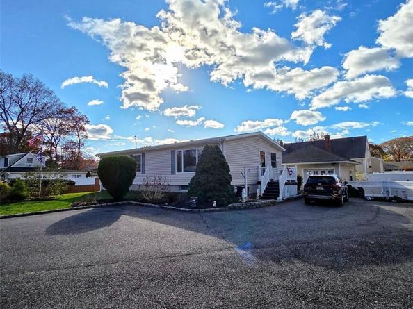 146 Webster Avenue, Lake Ronkonkoma NY 11779