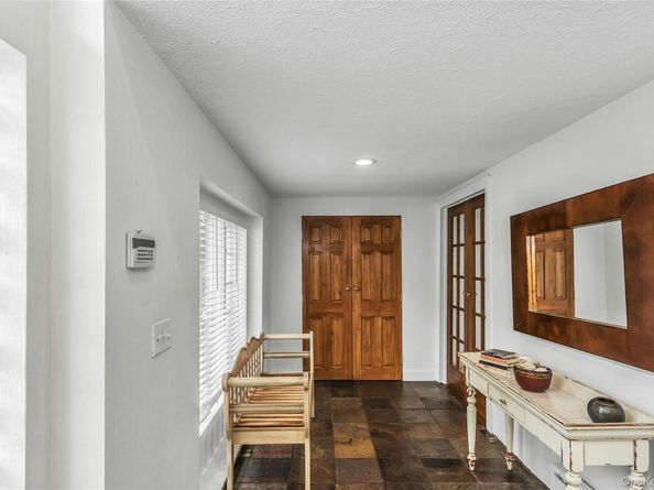 29 Elmwood Court, Plainview NY 11803