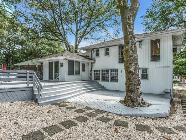 29 Elmwood Court, Plainview NY 11803