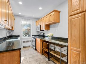 704 Palmer Court Unit 1B, Mamaroneck NY 10543