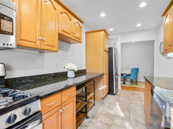 704 Palmer Court Unit 1B, Mamaroneck NY 10543