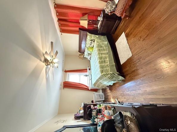 18906 121st Avenue, Saint Albans NY 11412