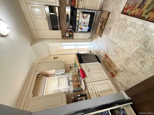 18906 121st Avenue, Saint Albans NY 11412