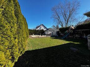 44 Buffet Place, Huntington Station NY 11746