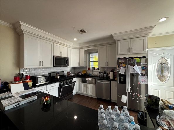 44 Buffet Place, Huntington Station NY 11746