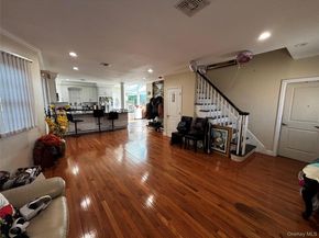 44 Buffet Place, Huntington Station NY 11746