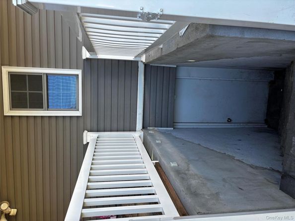 44 Buffet Place, Huntington Station NY 11746