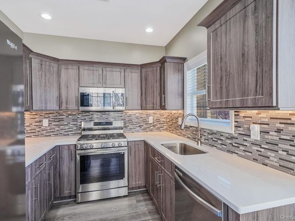 96 Manitou Trail 96, Kings Park NY 11754