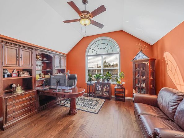 96 Manitou Trail 96, Kings Park NY 11754