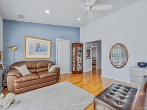 105 Northgate Circle, Melville NY 11747