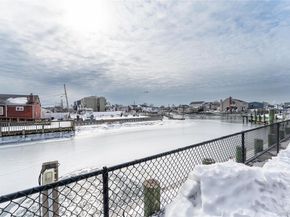 14 Florence 25B, Freeport NY 11520