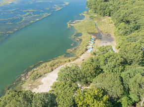 22 Woodfield Road, Stony Brook NY 11790