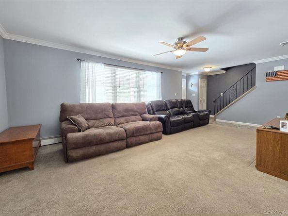 23 Apple Lane, Medford NY 11763