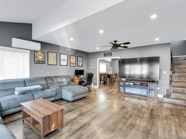 92-13 245th Street, Floral Park NY 11001