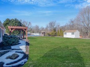 7 Hemlock Road, Mount Sinai NY 11766