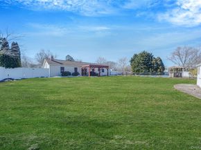 7 Hemlock Road, Mount Sinai NY 11766