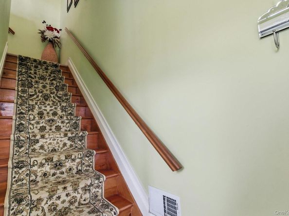 604 Narragansett Villas Drive, Lindenhurst NY 11757