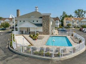 604 Narragansett Villas Drive, Lindenhurst NY 11757