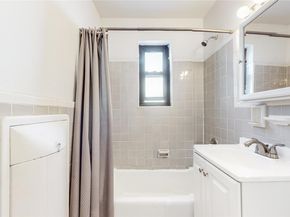 61 White Oak Street 2G, New Rochelle NY 10801