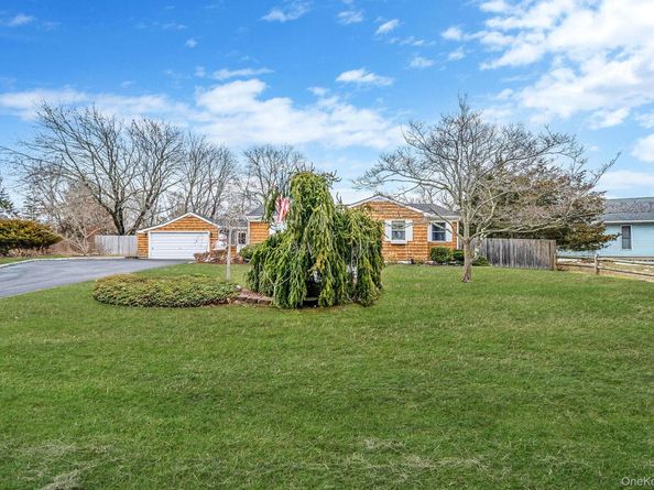 9 Barnes Road, Manorville NY 11949