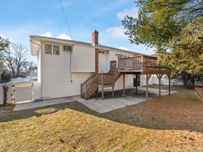 53 Beaumont Drive, Plainview NY 11803