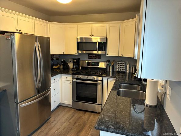 34 Beach Street, West Islip NY 11795