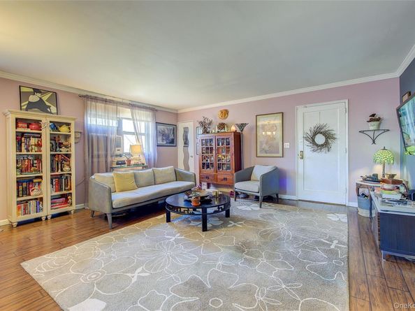 17-83 166th Street Upper, Whitestone NY 11357