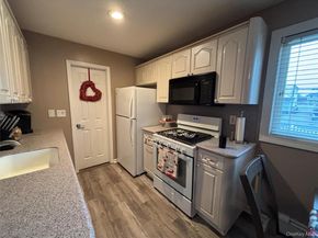 6 E Kissimee Road, Lindenhurst NY 11757