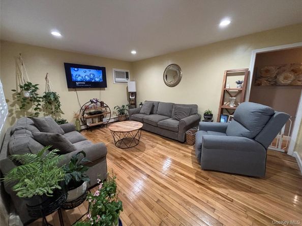 6 E Kissimee Road, Lindenhurst NY 11757