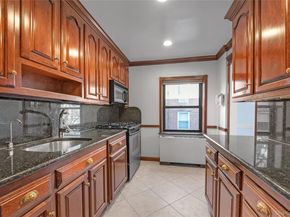 20 Canterbury Road 2C, Great Neck NY 11021